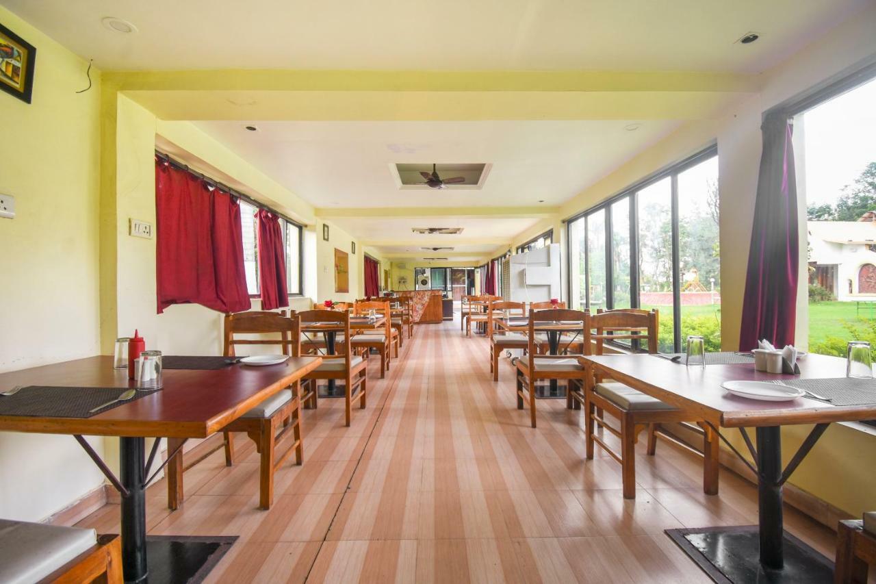 Oyo 47464 Hotel The Country Club Bilāspur Exteriör bild